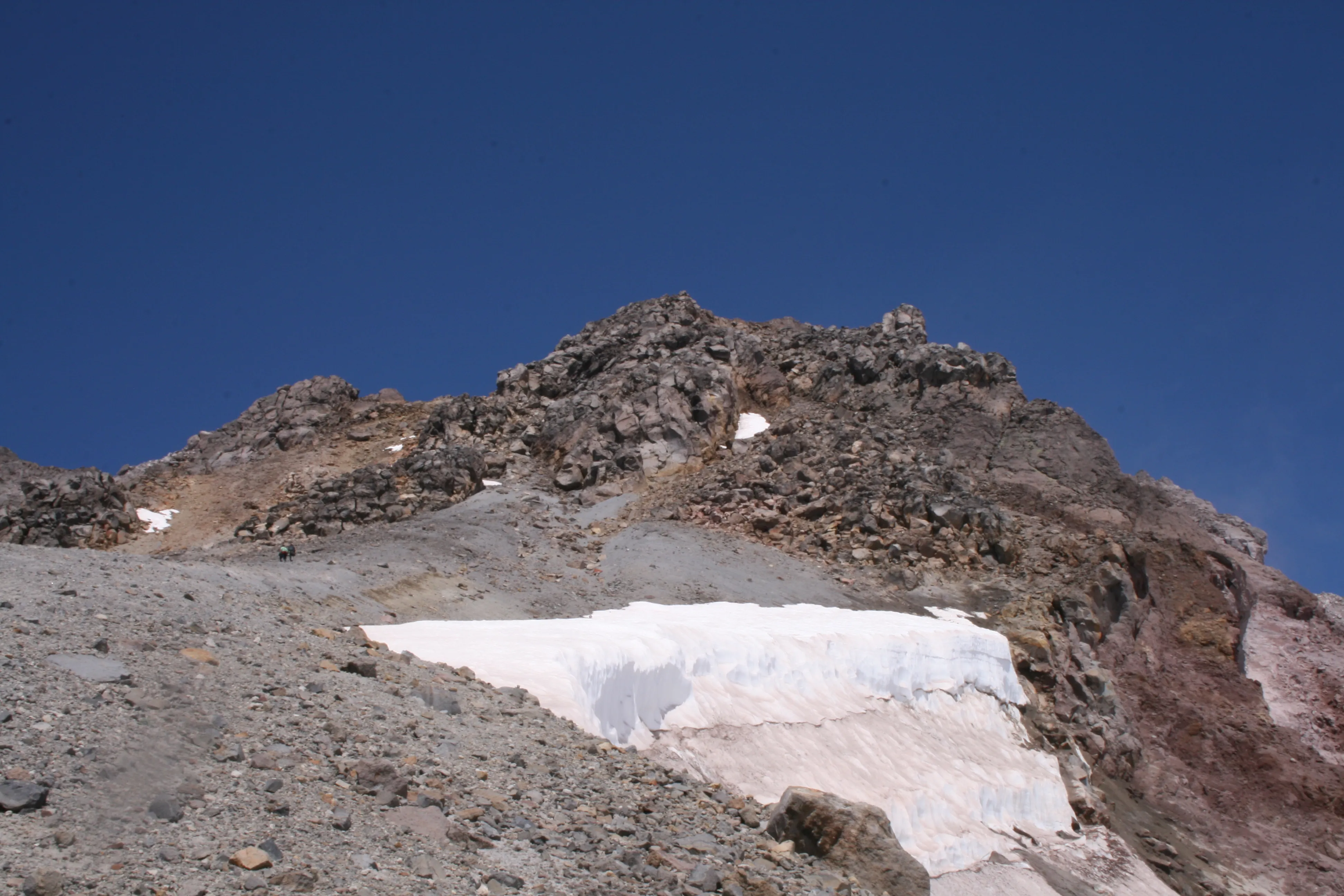 The summit finally clearing for the other party as Jack and I closed the last couple hundred feet
