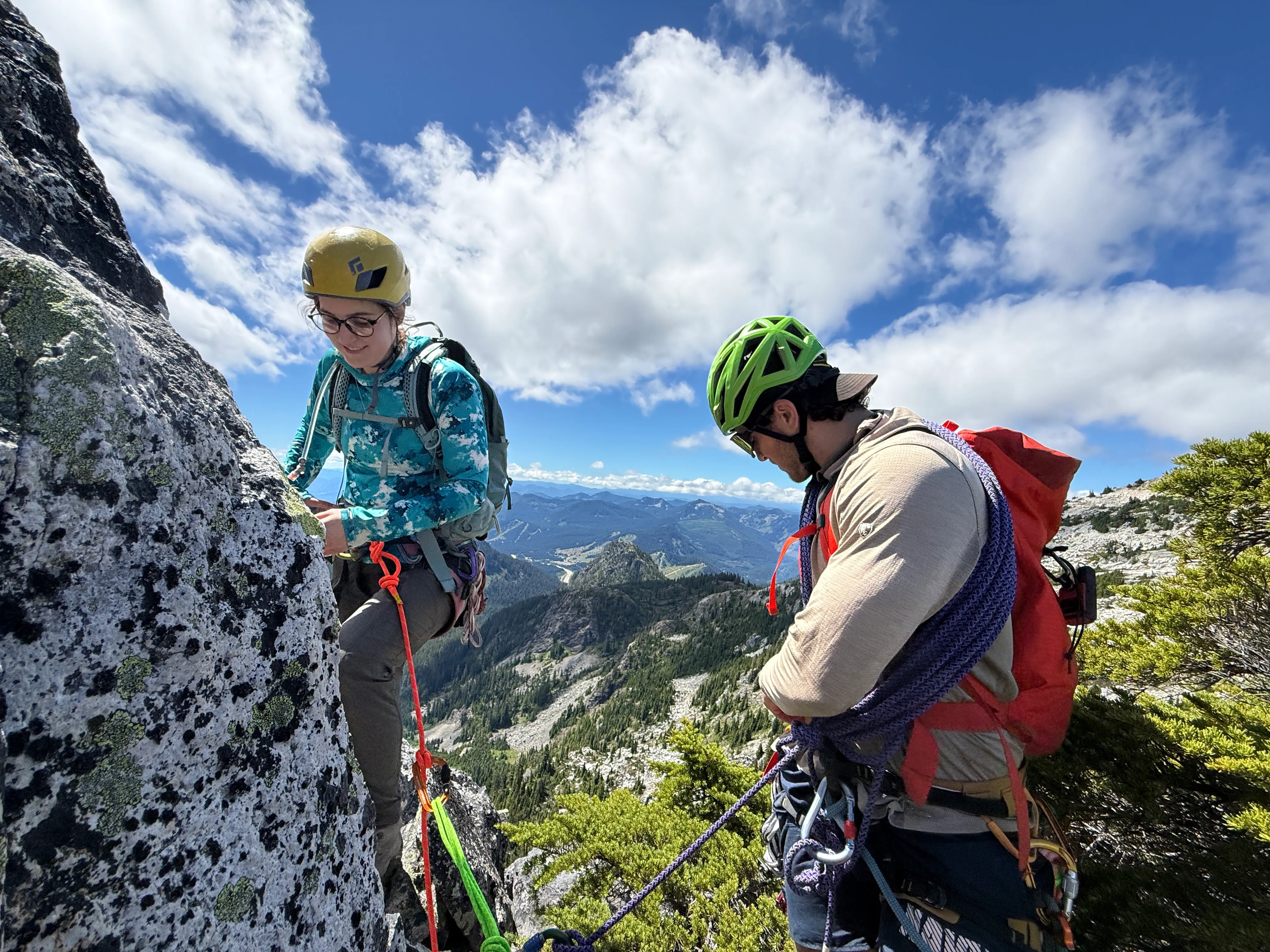 The team moving well along the ridge as Joshua prepares to simul-climb