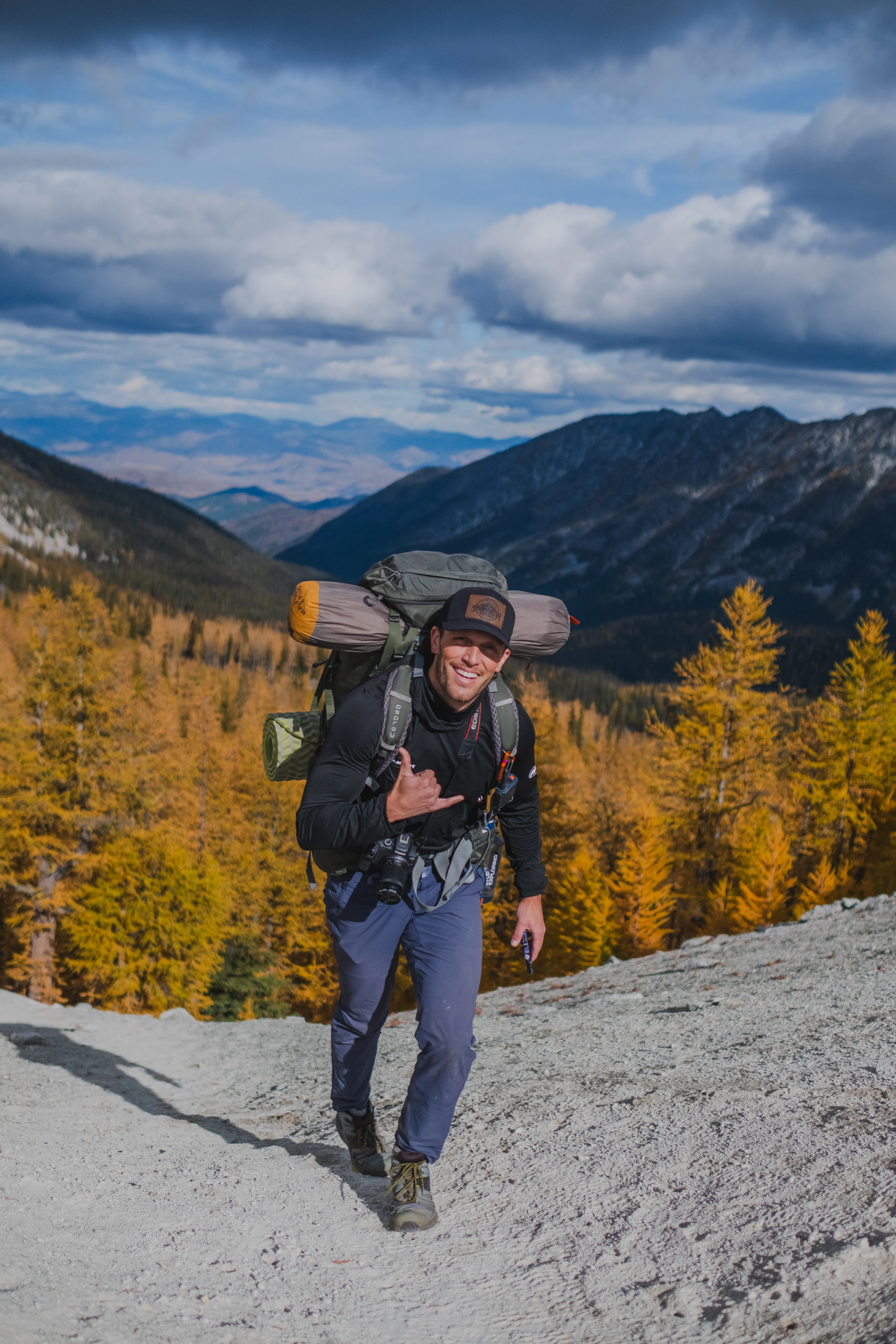 Backpacking near Courtney Peak in the Chelan-Sawtooth