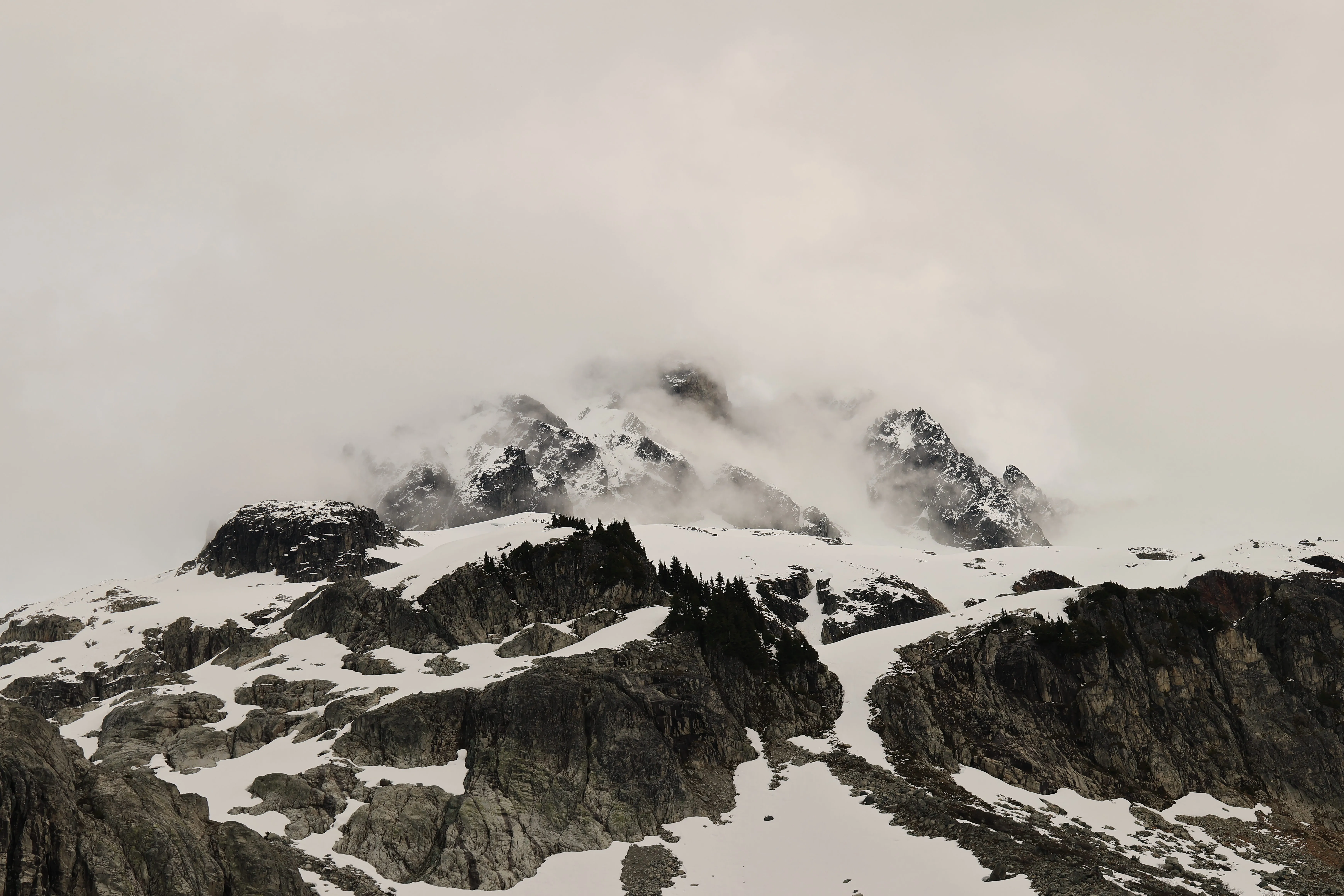 Clouds over the peaks above Darling Lake