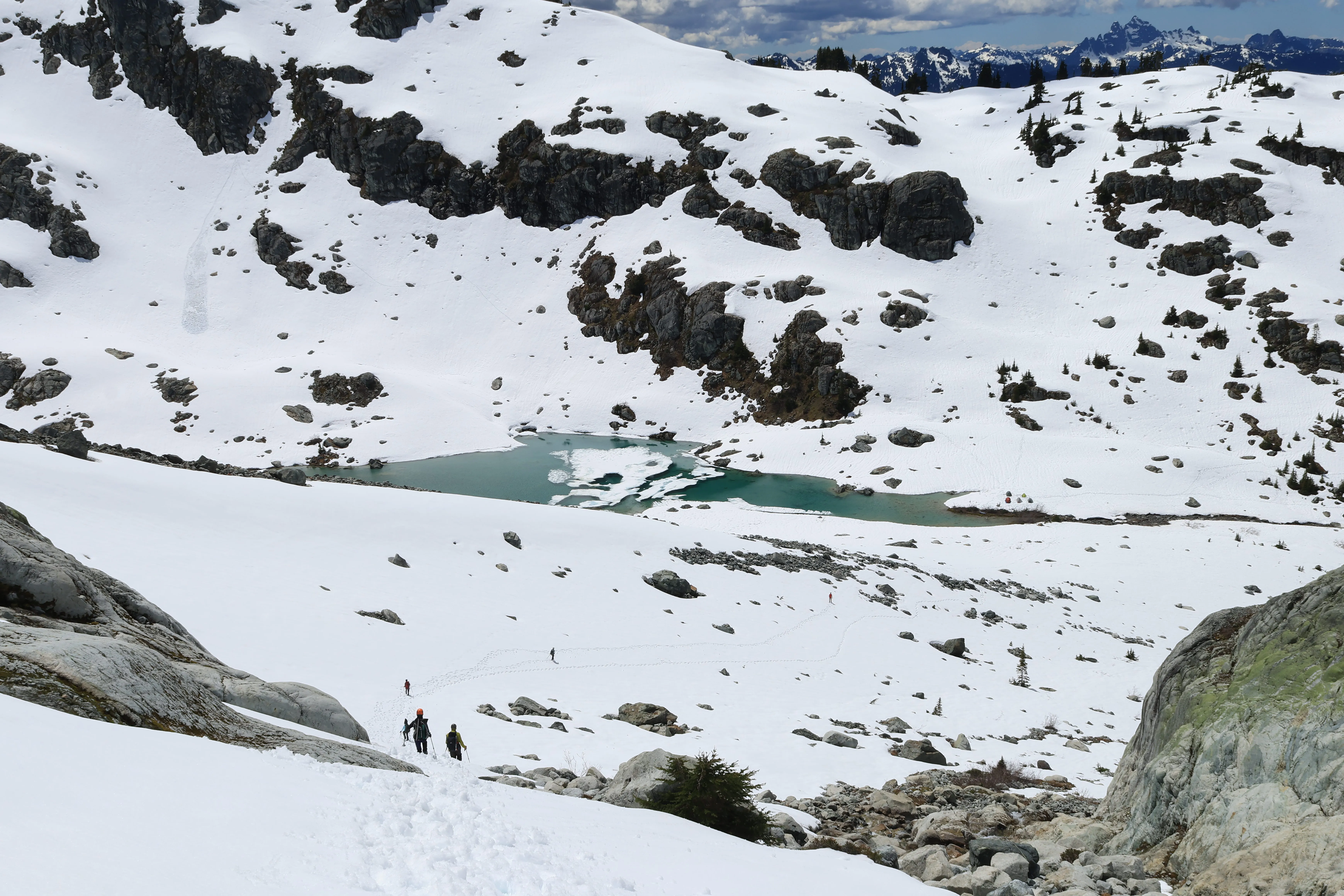 A last look back at Darling Lake on the descent