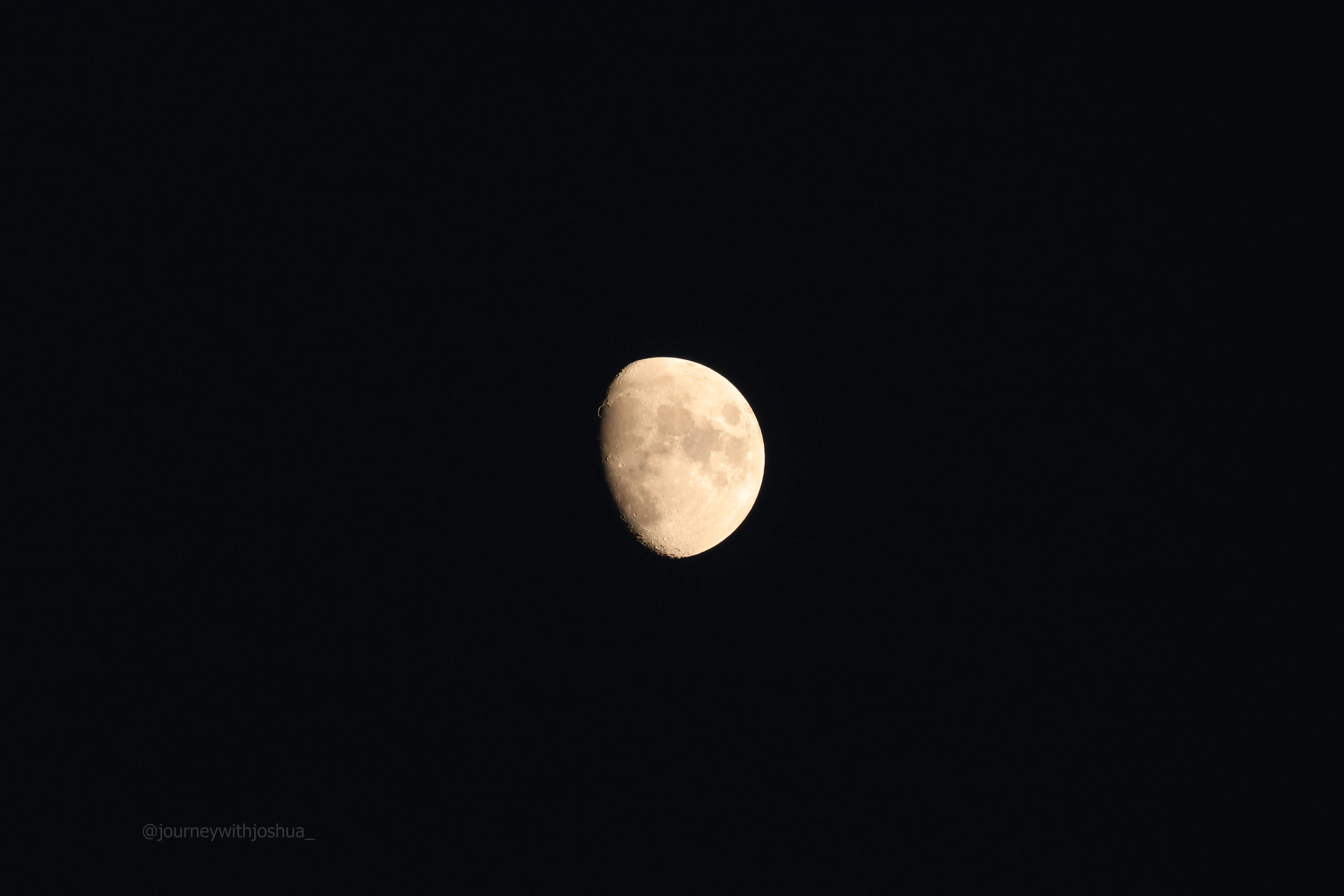 The moon over the Mount Pugh summit bivy
